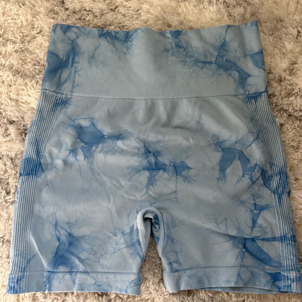 Gym shorts with butt scrunch